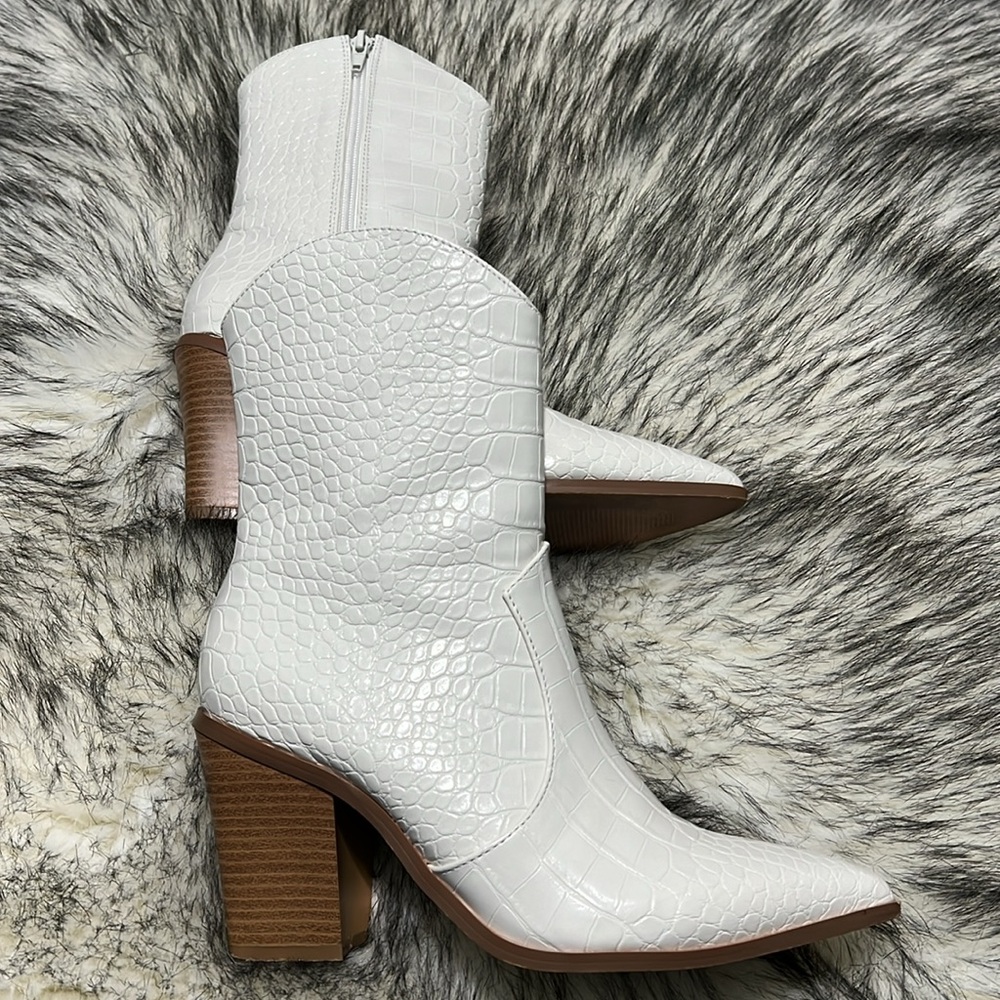 So Me Faux Croc Block Heel Western Ankle Booties Cream 7.5